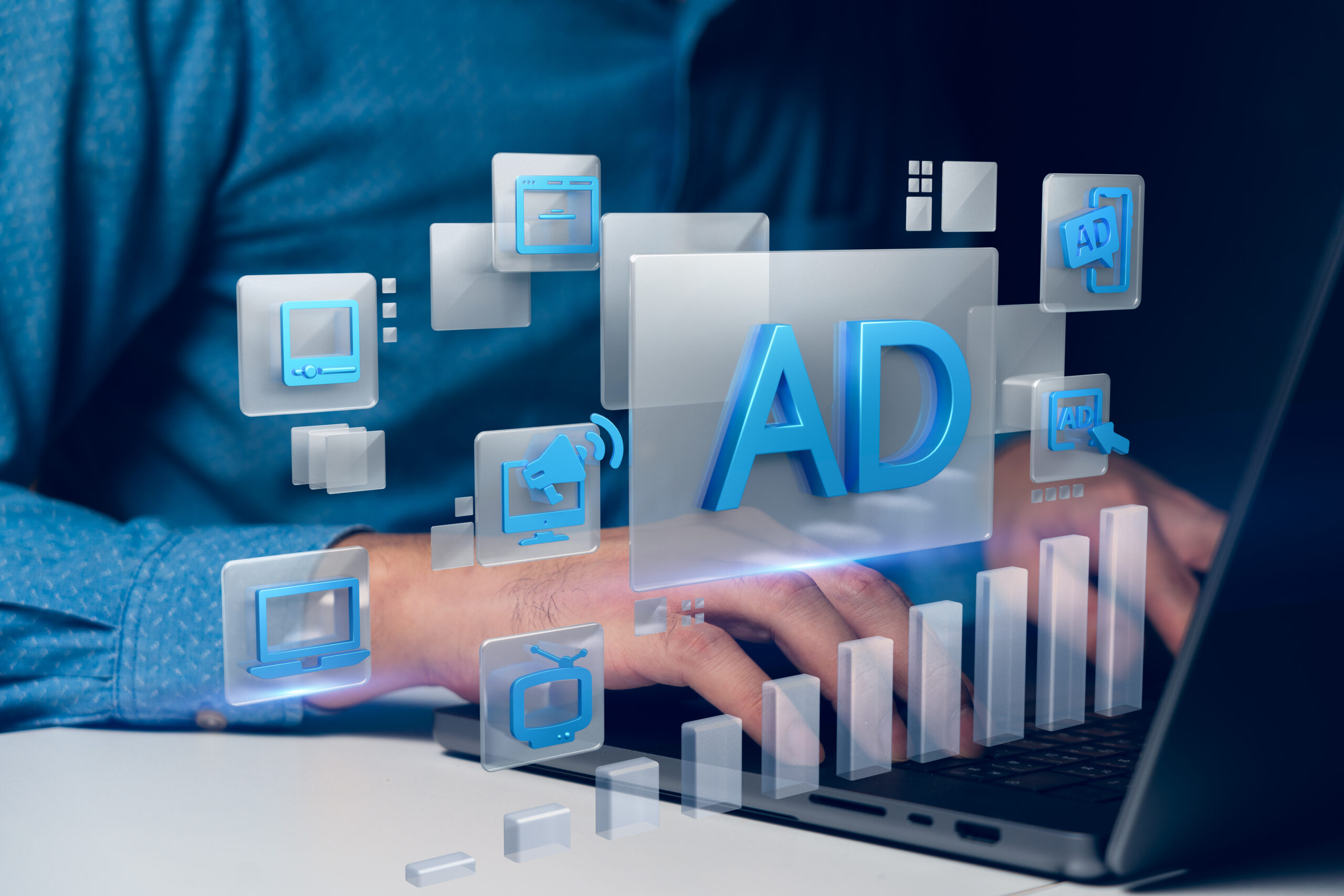 Digitale Google Ads Kampagnen auf einem Laptop