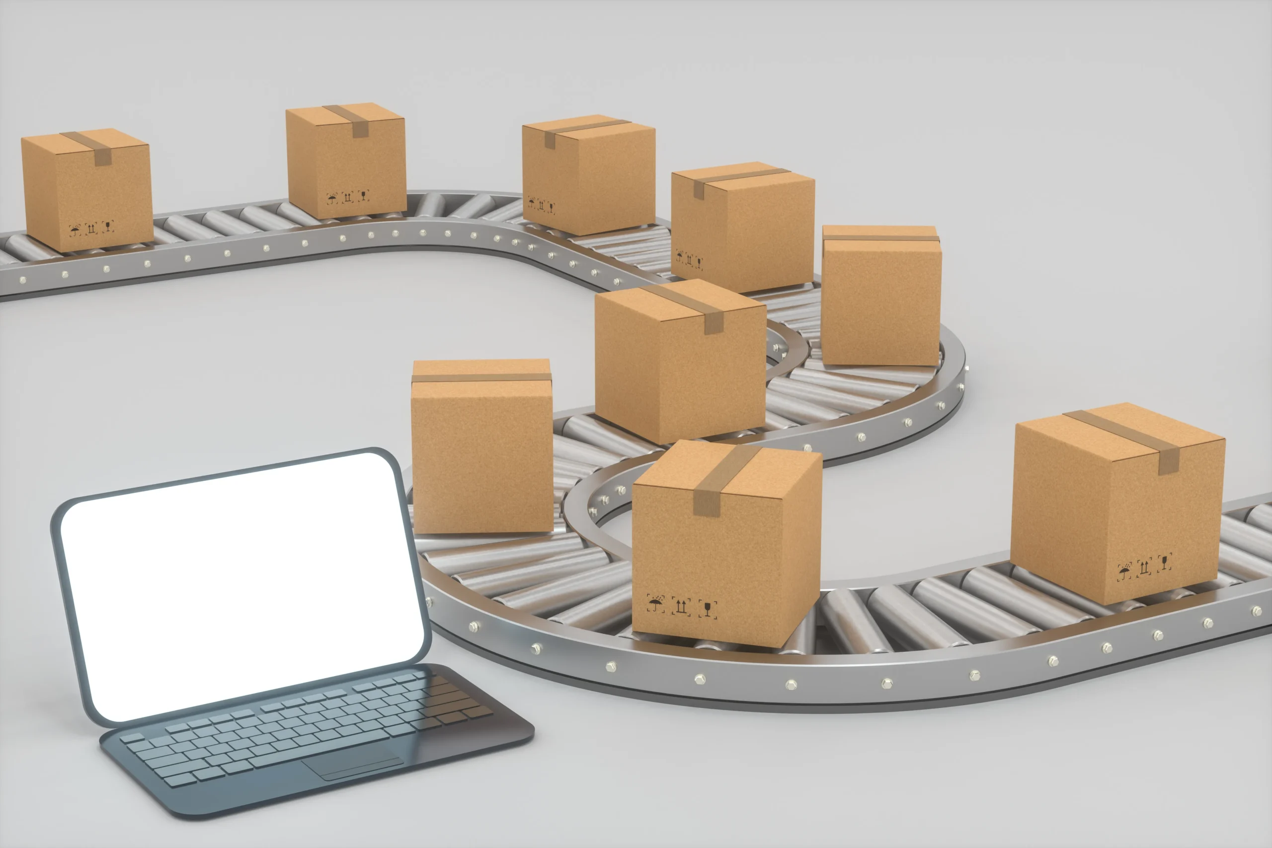 E-Commerce Logistik mit Paketen auf Förderband